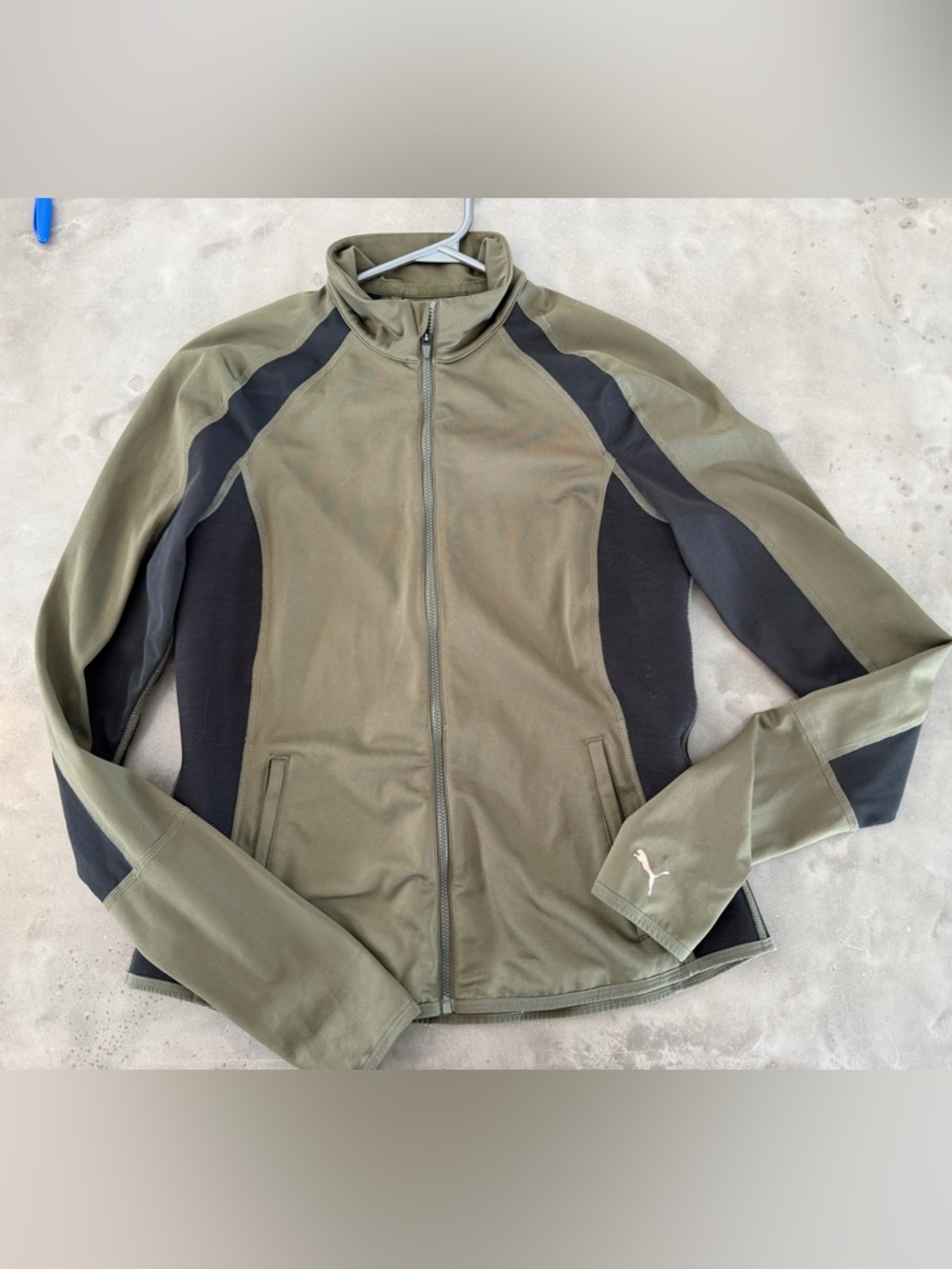 WOMEN Puma Olive and Black Lightweight Dry-Cell Jacket